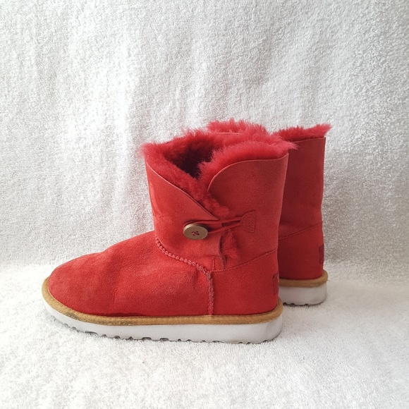 *SOLD*UGG Girls Boots - Picture 4 of 8